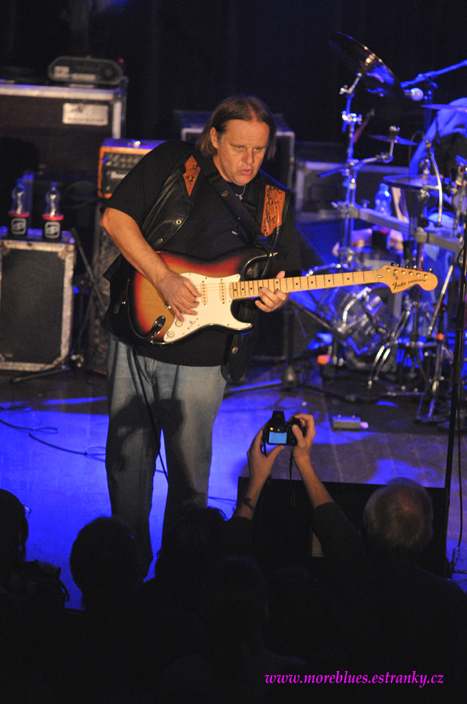 WALTER TROUT_72.jpg