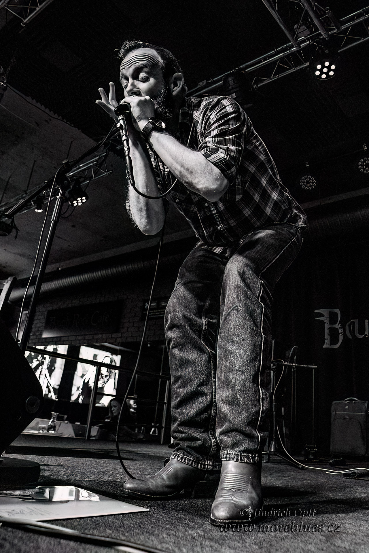 DUSTIN ARBUCKLE & THE DAMNATIONS_043