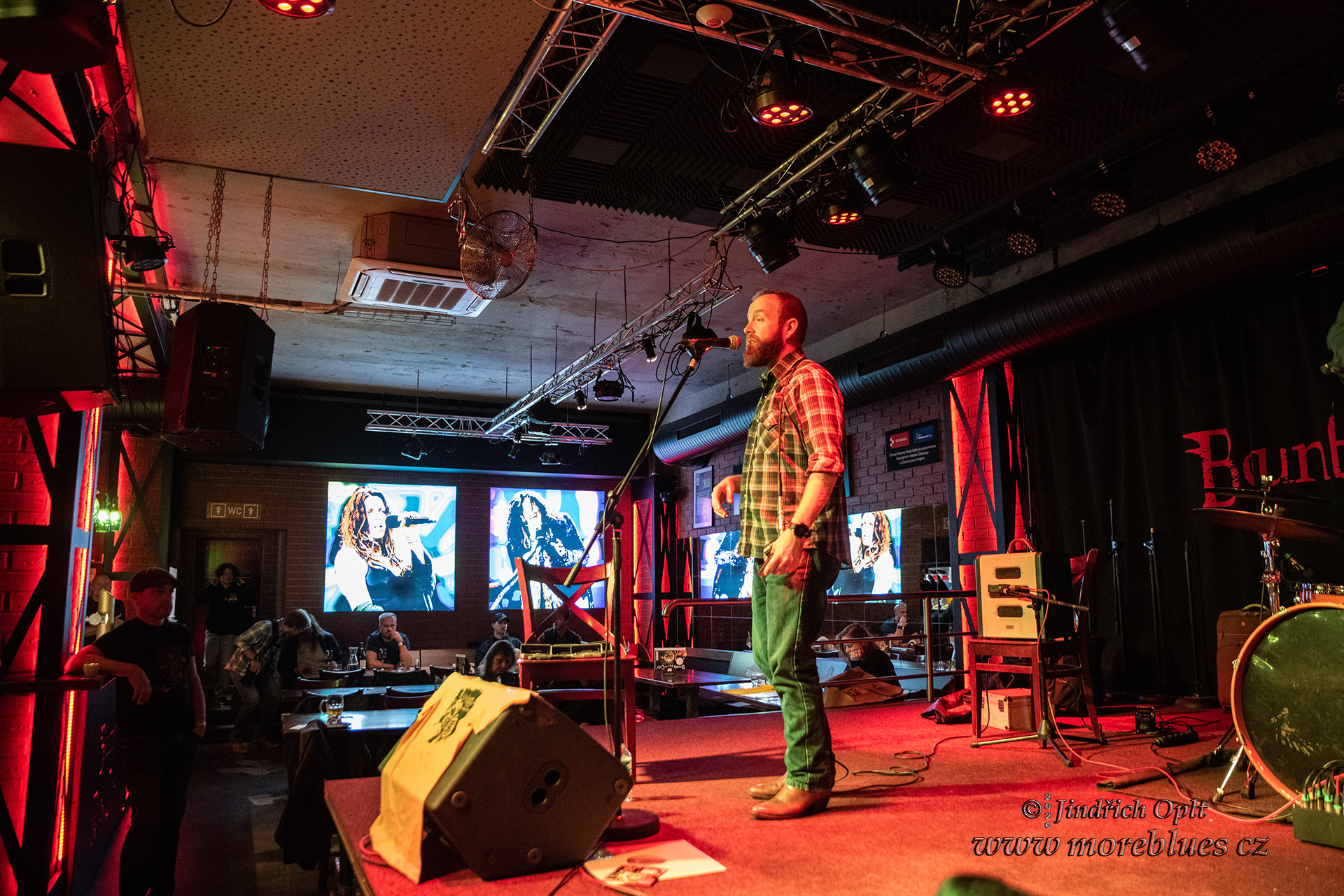 DUSTIN ARBUCKLE & THE DAMNATIONS_046