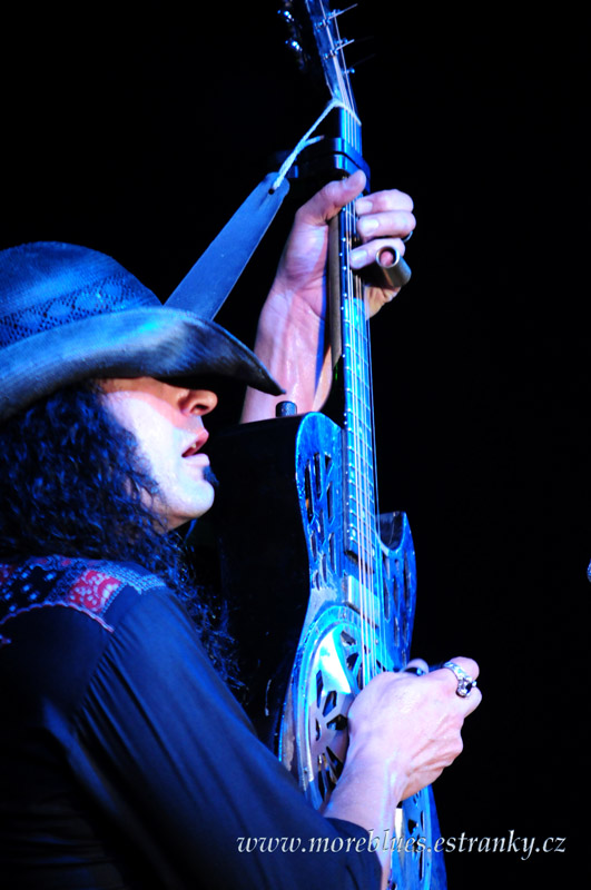 ERIC SARDINAS BAND V UHERSKÉM BRODĚ_075.jpg