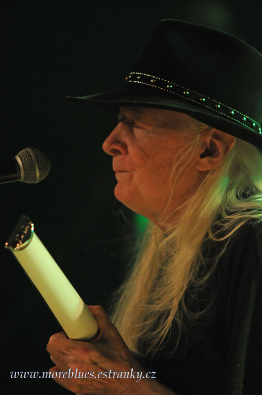 JOHNNY WINTER_21.jpg