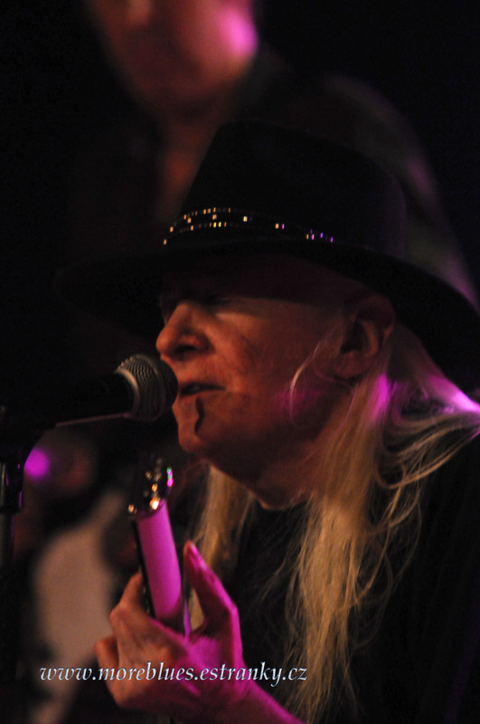 JOHNNY WINTER_27.jpg