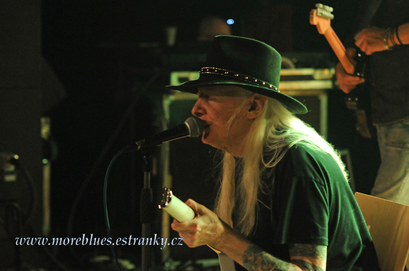 JOHNNY WINTER_32.jpg