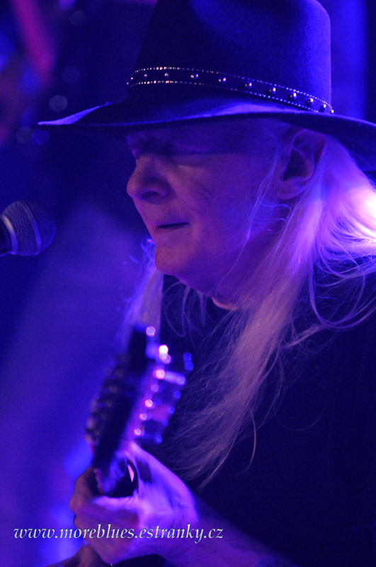 JOHNNY WINTER_35.jpg