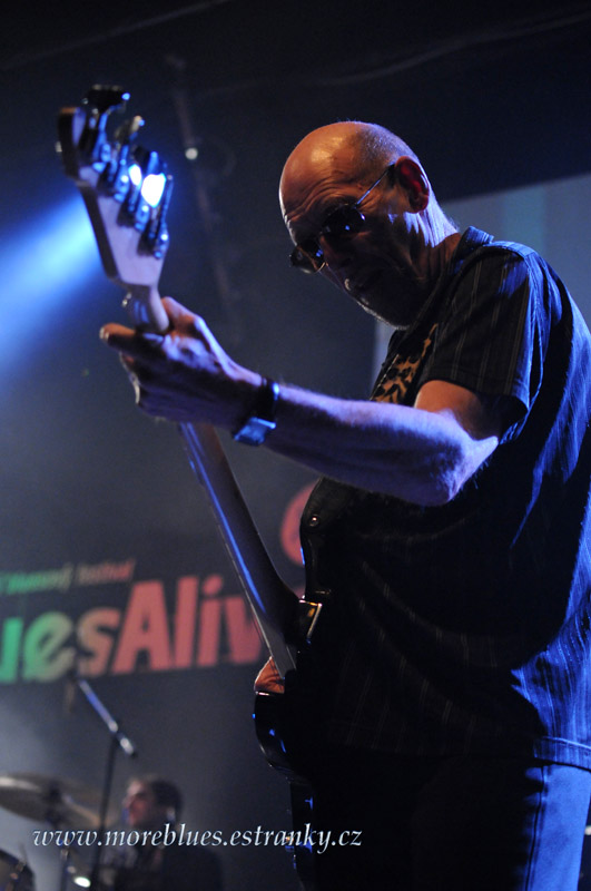 PAUL LAMB & THE KING SNAKES_05.jpg