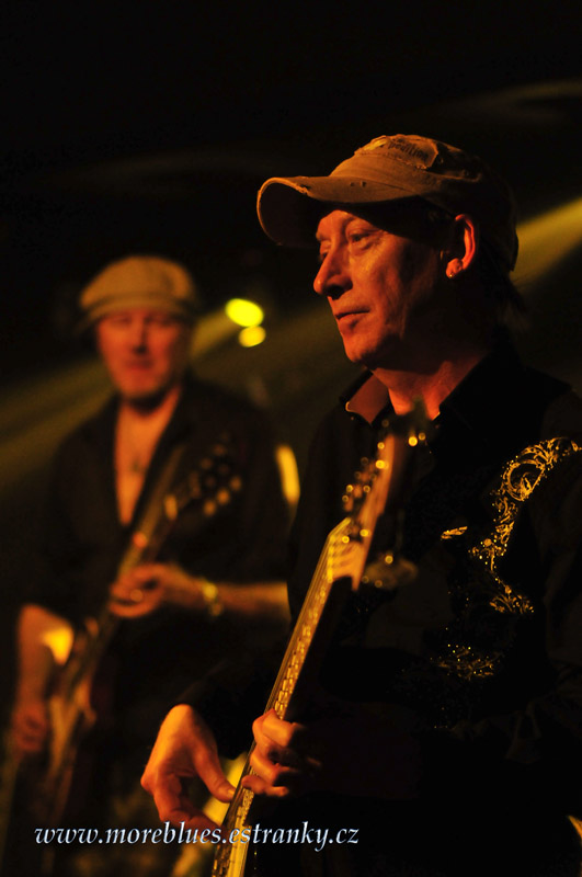 WISHBONE ASH_14.jpg