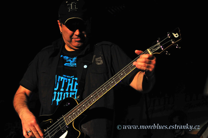 VARGAS BLUES BAND_092.jpg